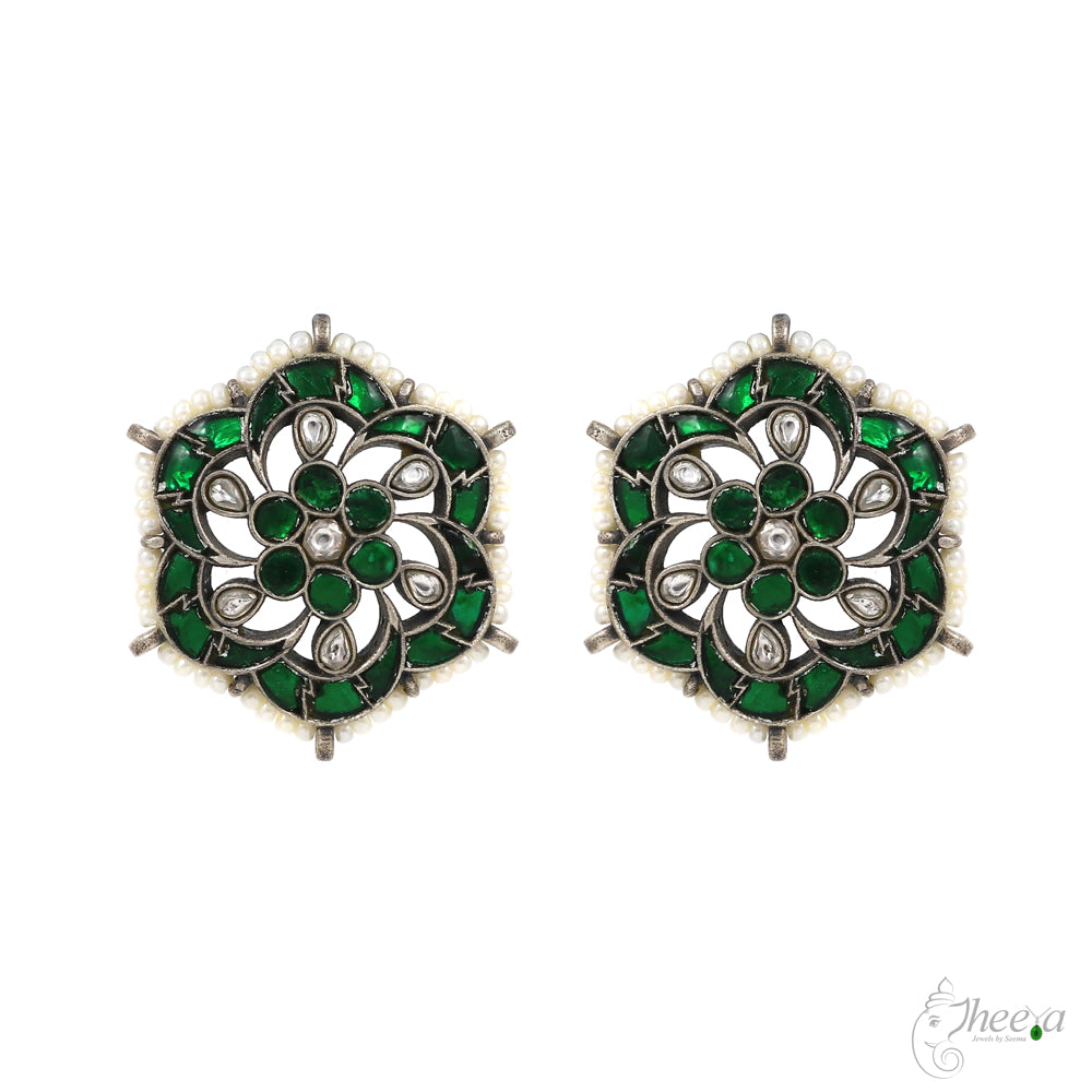 Green Kundan with Pearls Studs image 0